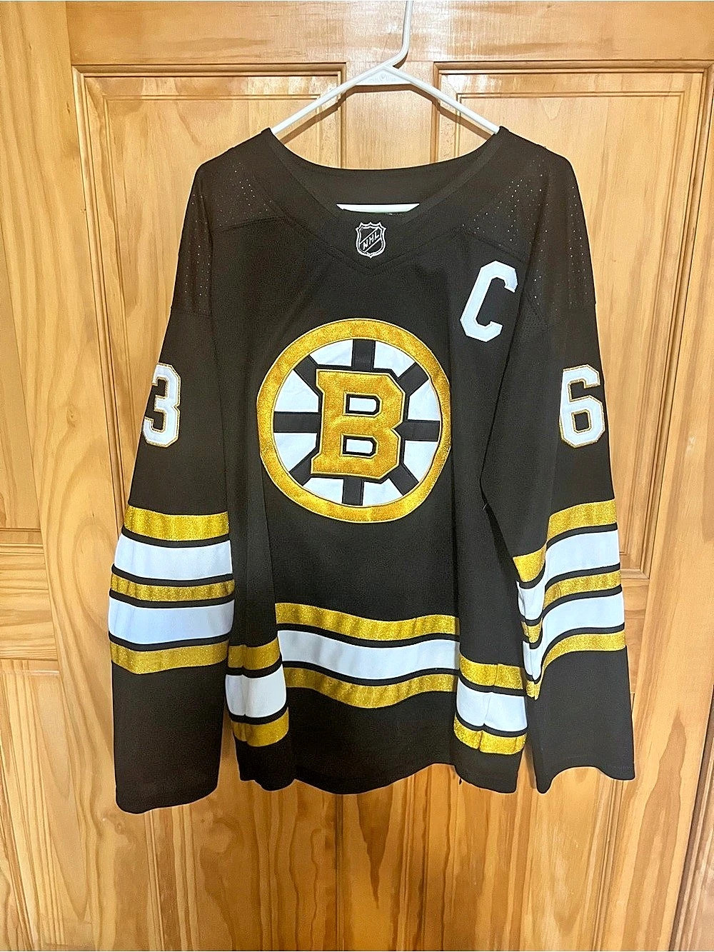 adidas Boston Bruins Brad Marchand #63 jersey Hockey Jersey Black Gold Size 54